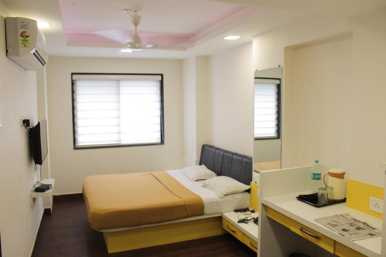 Hotel Maa Sharda Indore Extérieur photo