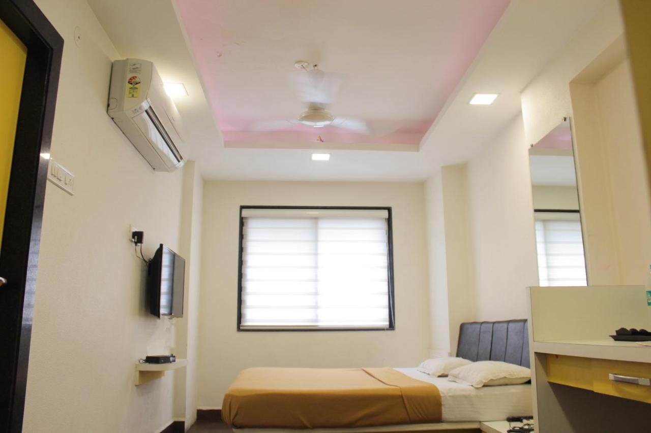 Hotel Maa Sharda Indore Extérieur photo