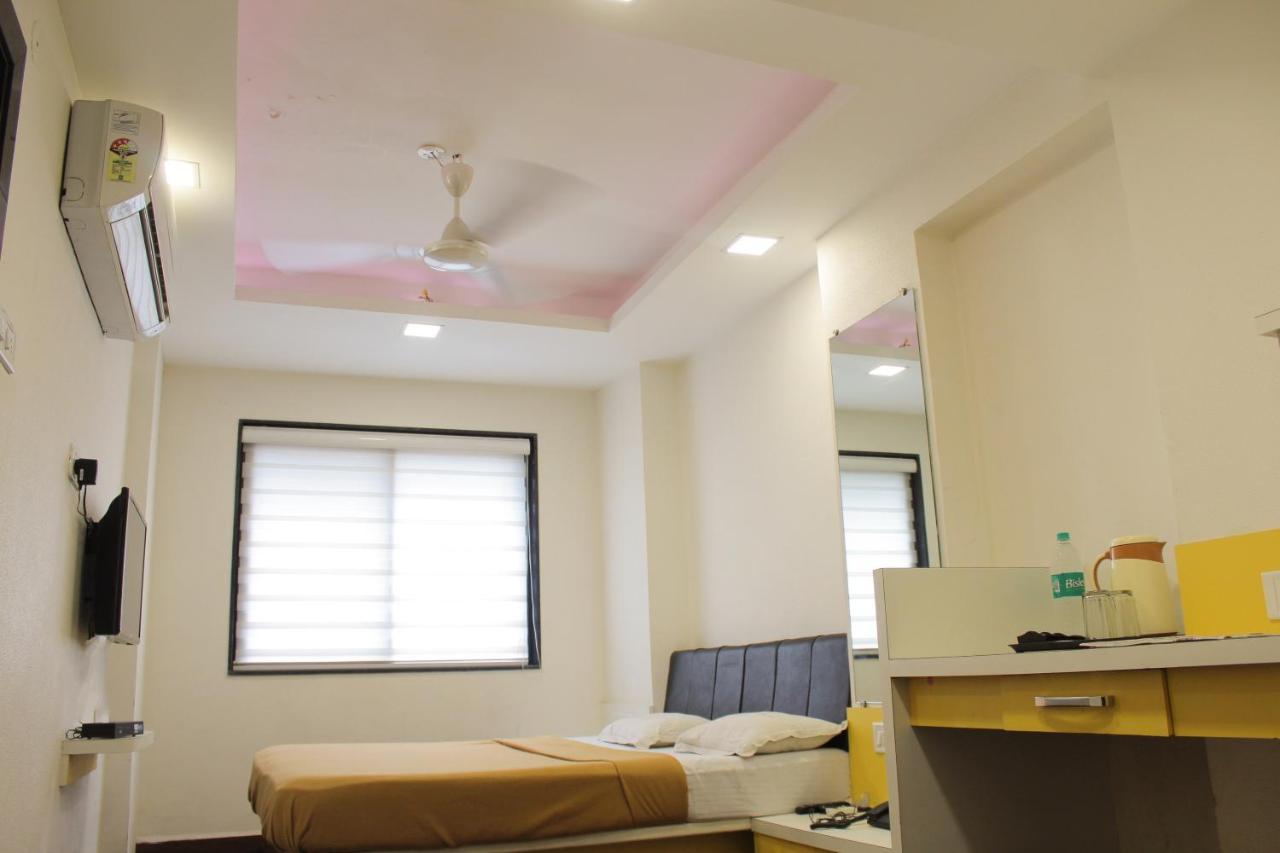 Hotel Maa Sharda Indore Extérieur photo